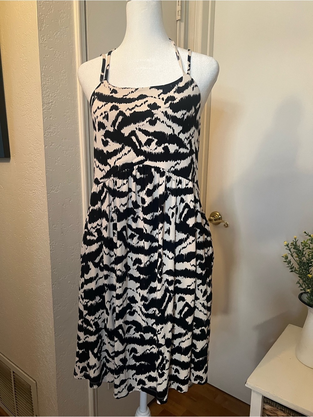 Old Navy Black and White Printed Midi Spaghetti Strap Dress